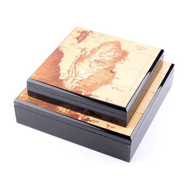 湾岸地図光沢のあるヒンジ付き木製ラマダン ボックス