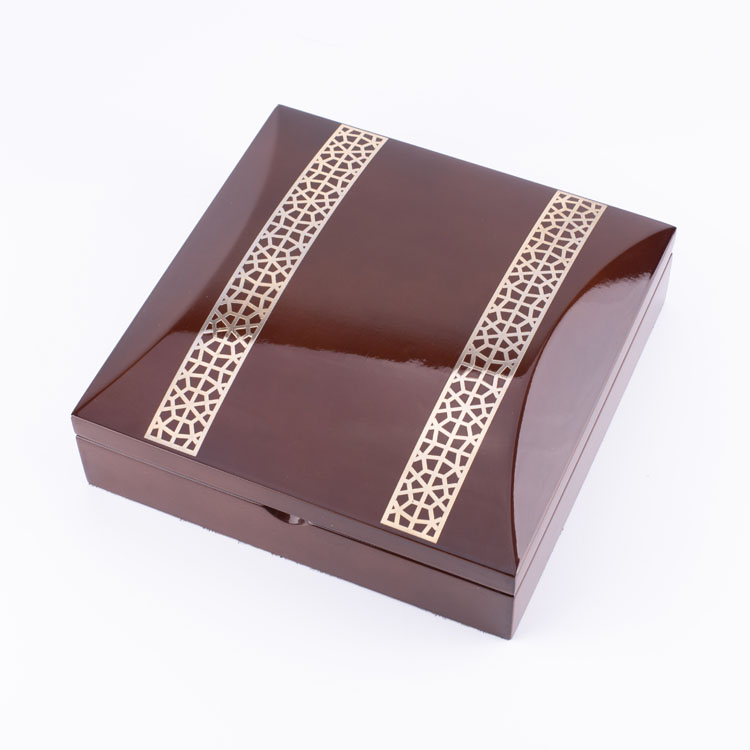 KSA人気のゴールデンナツメヤシ木箱