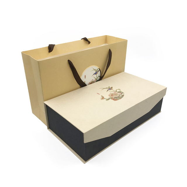 カスタム段ボールは、パッケージ用のクリアウィンドウカップケーキケーキの折りたたみ箱でフードペーパーボックスを取り除きます