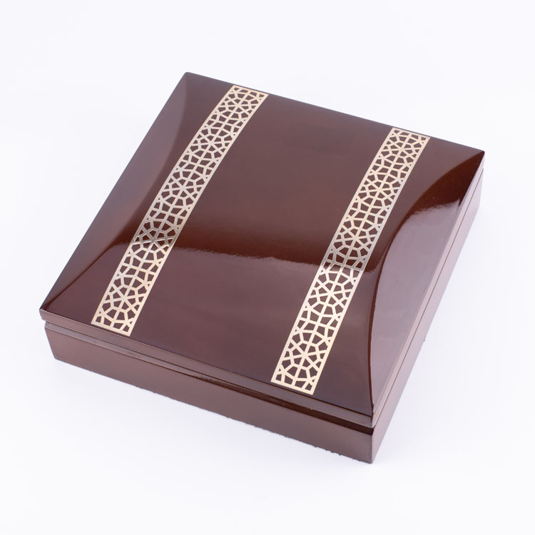 KSA人気のゴールデンナツメヤシ木箱