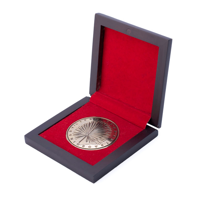 石鹸スラブ付き価格カスタマイズされたエコフレンドリーポリレッシンピアノラッカー木製コインボックス