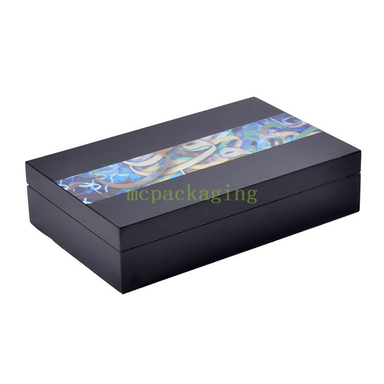 Ksa RiyadhシーズンCarrefour Ra​​madan Box 2023 RamadanギフトボックスカレンダーラマダンギフトボックスUAE
