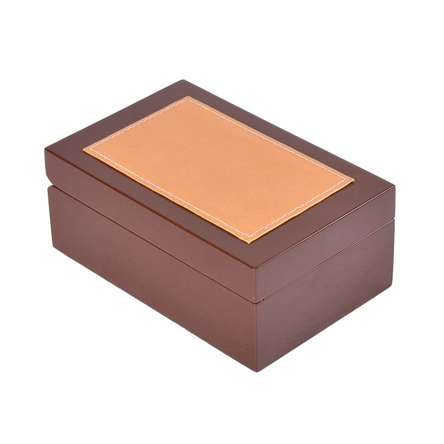 保管用の可動弾性ヒンジを備えた小さな茶色の長方形の内側トレイペイントパッケージ用の香水木製の箱のディスプレイ